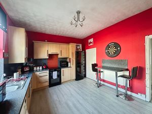 Kitchen-Diner- click for photo gallery